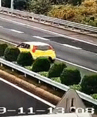 怎么回事?高速上开错车道,15年驾龄女司机疯狂倒车“找虚线