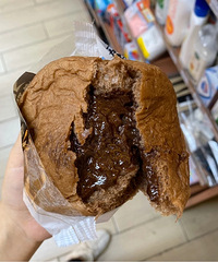 疯狂安利全家的这款面包,加热后秒变熔岩巧克力!