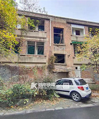 黑龙江快三QQ群主页-彩经_彩喜欢州市中心有幢房子空置了五六年,如今已成“露天”厕所!