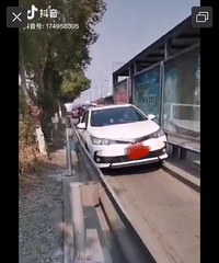 浙江女司机这波操作火了!看完一阵肉疼, 最后却笑出猪叫…