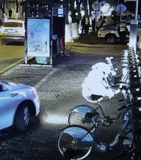 醉驾男遇到民警,抛下妻儿弃车飞逃!接下来的一幕神了…