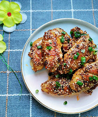 这个孜然鸡翅色香味俱全,完全可以C位出道了
