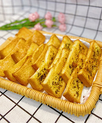 蒜香片+奶香片,甜党咸党一次性搞定,和甜品店的没差!