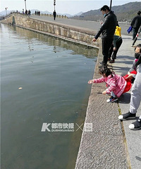杭州多个城区发布紧急通告:疫情尚未解除!不要扎堆聚集!