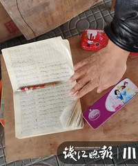 杭城街头,母亲带着5岁儿子做作业!民警一问,故事让人泪目