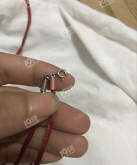 網購925純銀紅繩,3個月后解開扣子我傻眼了