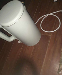 热水壶刚插上,砰一声所有插座都没电