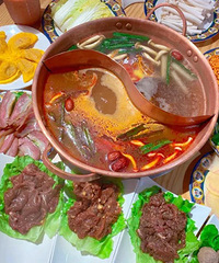人均37元打卡巡山令酸汤牛肉火锅,赶紧码住