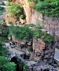 ��Σ�յĴ�ׯ��������1700�׵������ϣ��羰����