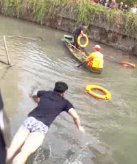 怒了!杭州小伙救起落水女子,却被她一脚踹下了河…