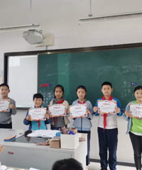浙江这所学校,全班小朋友为考一百分的同学欢呼!