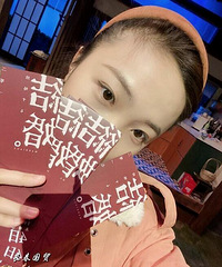 21岁林妙可近照曝光,皮肤细腻白皙打扮时尚成熟