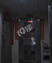 空气一直飘着尿骚味!刚买新房的女业主犯愁:每天出门很痛苦