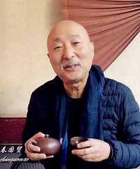66岁陈佩斯近照曝光,眉毛胡子花白满面红光状态好