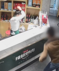 天吶!我喝醉后居然咬死3斤多活魚