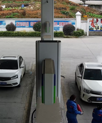 可怕!順手摸了油箱口,汽車瞬間起火!只因司機穿了…