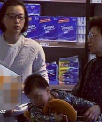 董卿代孕?網友:我都不知道她生了孩子