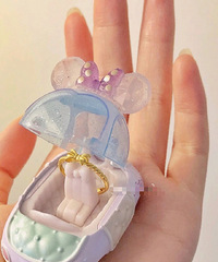 ���ǹ������еĽ�ָ�аɣ���ɫ�úÿ���