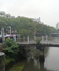 �������翩