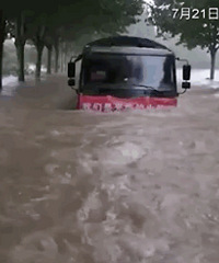 “最牛軍車”刷屏!駕駛員原來是他
