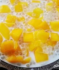 �˼��˰���â��Ҭ֭����¶���ˣ���������