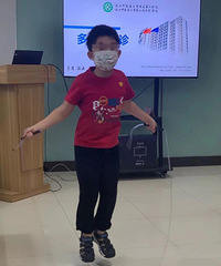 奇跡男孩!3年前從12樓摔下來,今天他...