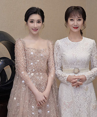 69岁赵雅芝与小40岁女星同框,端庄优雅宛如姐妹