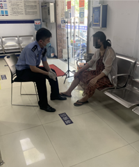 惊险!杭州清泰立交桥上,一女子要跳桥!生死瞬间…救下了!