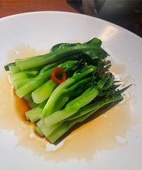 四菜一飯兩千塊