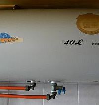 "最后清仓!热水器、书桌、文件柜"