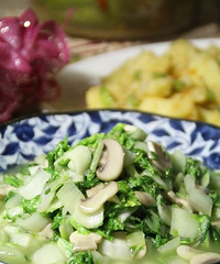 "◤麽麽の开饭时间◢ 农家蘑菇手捏菜~~~!!"