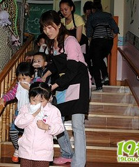 "杭州英伦幼儿园安全教育从Baby抓起"
