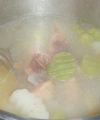 VIVI厨房------腊鸡腿汤