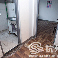 "简单装修后退租 房东要求统统拆掉 还我毛坯房"
