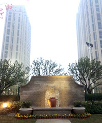 万达商圈的”海景”高档小区,比8000的质量差却能卖1W3!