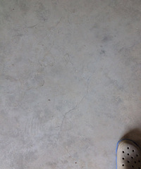 富越香郡,刚买的房子居然会有裂缝,作何解释!~