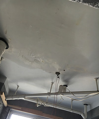 �����������ô�� �Ҽҵ���ǽ��Ȼ��ʪ����