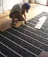 "地暖上铺地砖还是地板?专家说90%的人都做错了!"