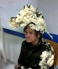 [�ռ�]Ů���󽫹�ҵ���ݼ���Ħ˿ ͷ���˻���ҽ(ͼ)