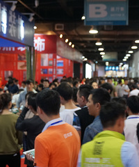 ���ֶ�ϱ������ ����Ϊ��仰Ӳ������200w