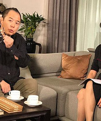 都演过“皇帝”:张国立陈道明的家像宫殿,张铁林的是“民居”?