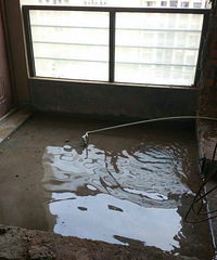 �������Ӿ�Ȼ�С�Ǳ����  ����ˮ�ܱ�����Ҳû�˹�