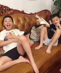 马景涛吴佳尼离婚后合体为儿子庆生:守护你们