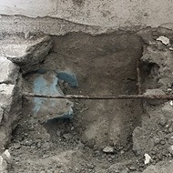 敲开新房地面惊呆了