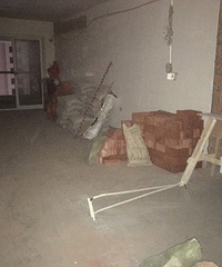 飘窗后的百叶窗用砖砌还是用玻璃封?
