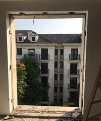 噢,终于还是把这套昂贵的门窗拆了。