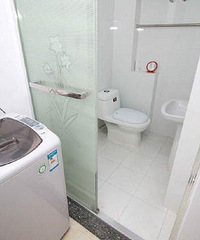 "老婆花2万块,改造34平的出租屋,装好后房东却要我赔偿木地板!