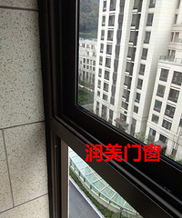 "万科玉泉小区 润美门窗有限公司上门安装阳台啦"