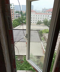完成铝合金窗安装