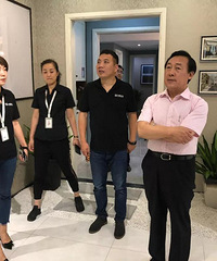 快讯:中国建筑装饰协会秘书长张仁先生莅临中博家居视察指导
